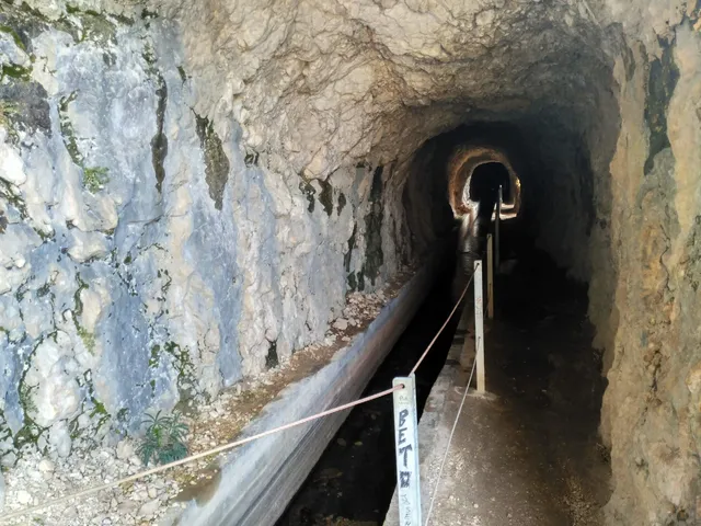 Los Túneles del Río Borosa