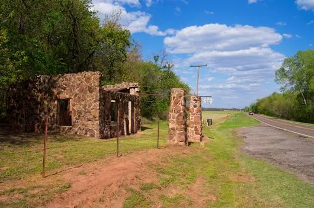 Conoco Tower Station & U-Drop Inn Cafe