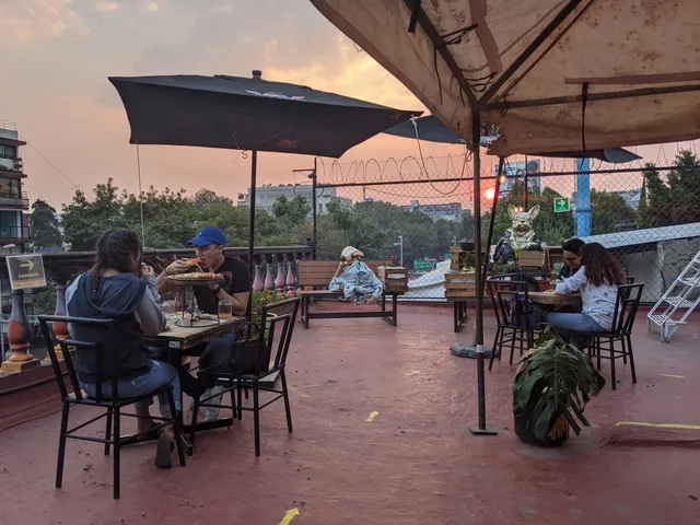 Pizza Del Perro Negro