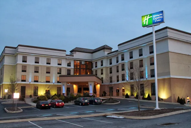 Holiday Inn Express & Suites Harrisburg W - Mechanicsburg by IHG