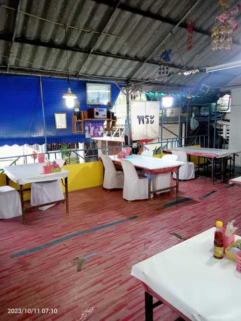 *ร้านลุงอ๊อดต้มเลือดหมู* หน้าวัดลอดช่อง