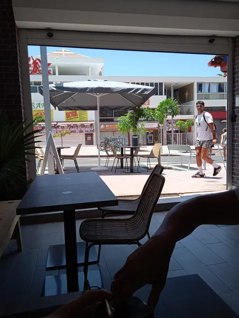 Poke Hut Las Américas