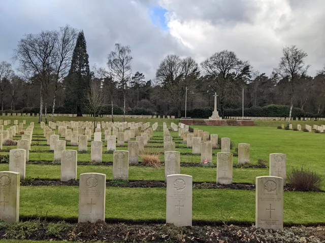 Holten Canadian Cemetery Information Center