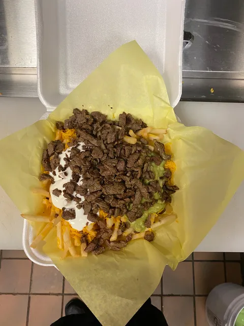 El Wuateke y taco Salsa Restaurant bar & Night Club