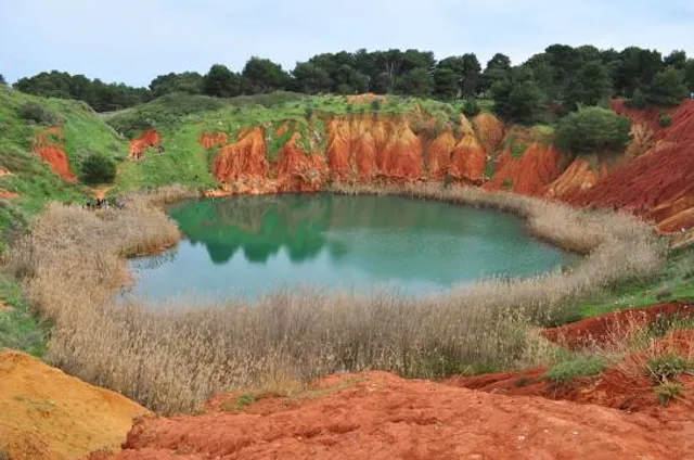 Laghetto Cave di Bauxite