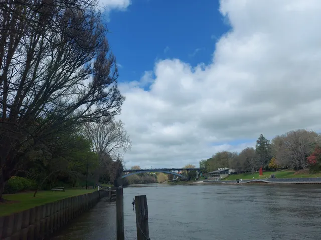 Hamilton River Path - East River Bank