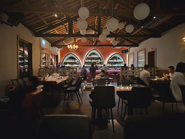 Aqua Vitae Bistro