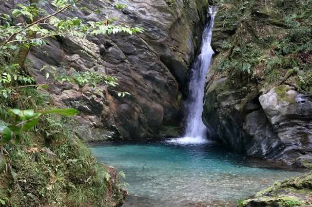 Mitaru Gongen Waterfall