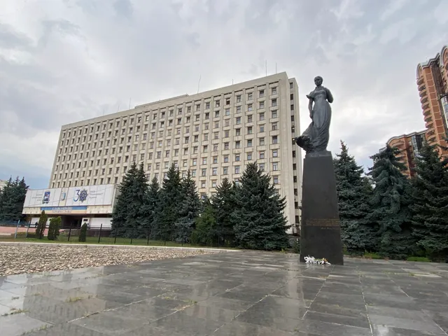 Lesia Ukrainka Monument