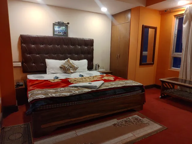 Hotel Royal Sarava,Near Mall Chowrasta, darjeeling