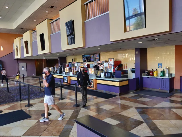 Regency Foothill Cinema Stadium 10 - Azusa