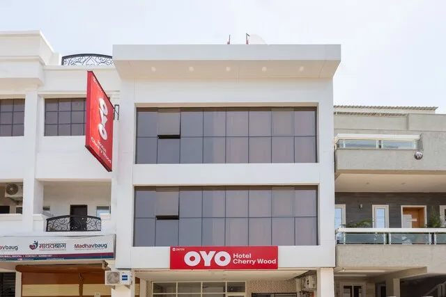 SPOT ON Hotel Pride Residency