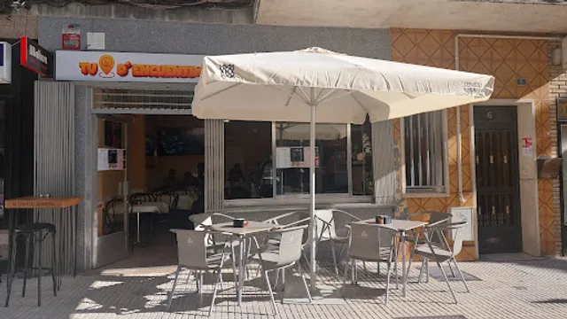 Bar comida ecuatoriana y tapeo Tu punto de Encuentro