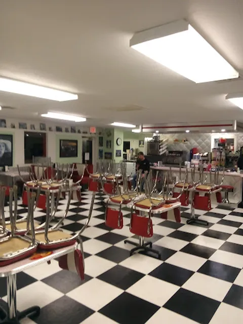Boomarang Diner