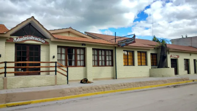 Hosteria El Algarrobo