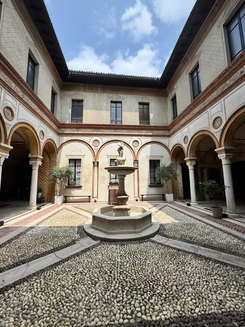 Palazzo Guazzoni Zaccaria