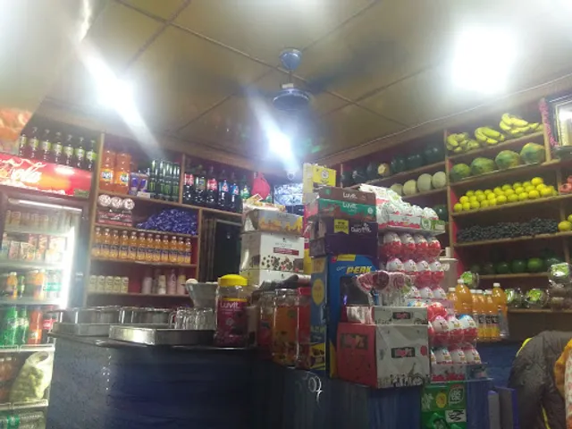 Sri Ganesha Fruit Juice And Chats Centre