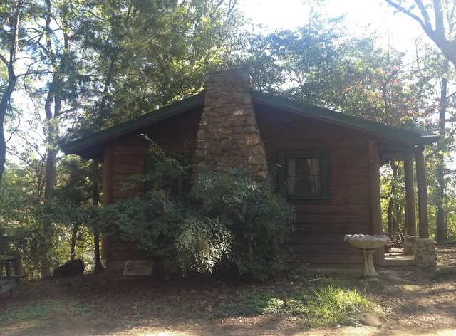 Lake Hamilton cabin