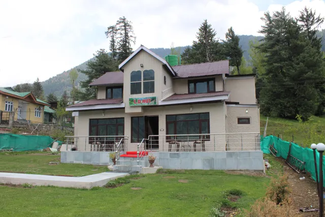 L D HUT, MAIN MARKET (Accomodation only)