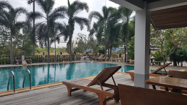 โรงแรมวราวรรณ รีสอร์ท Warawan resort&hotel