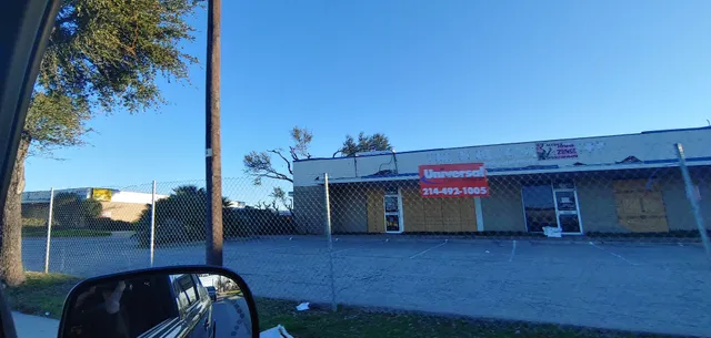 The Plaza At Walnut Hill