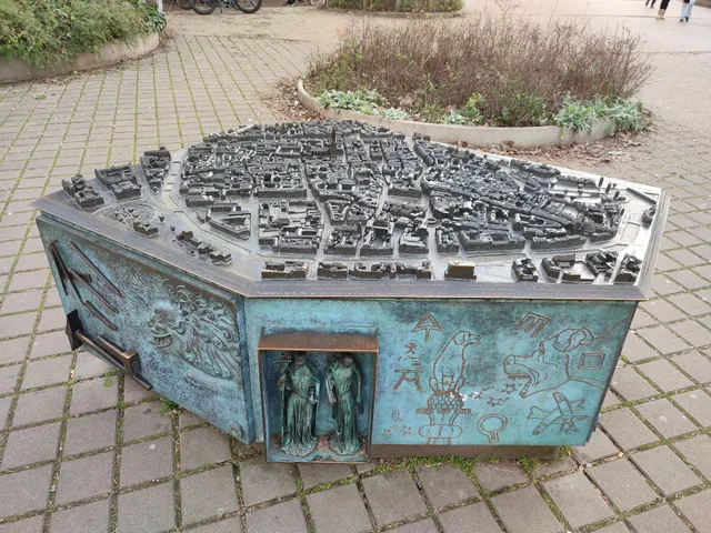 Plan de la ville de Strasbourg en Bronze
