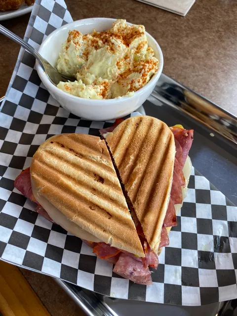 The Hideaway Cafe & Bar