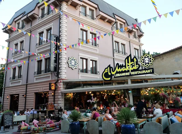 Peninsula Restaurant & Boutique Hotel