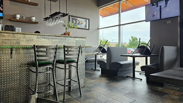 Aduu Bistro Pho & Sushi