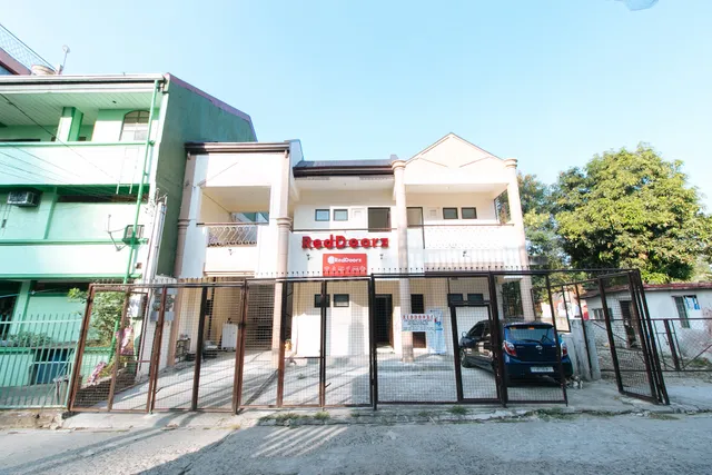 RedDoorz @ V-Cloud Hills near De La Salle Dasmarinas Cavite