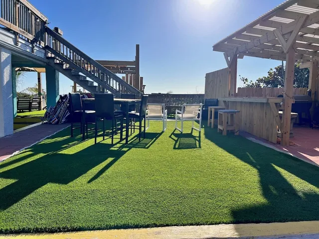 Anthony's On the Beach