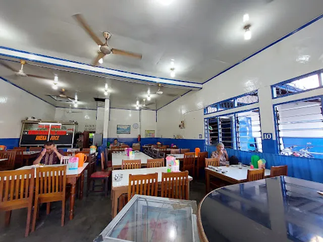 Rumah Makan / Ampera Padi Rimbun