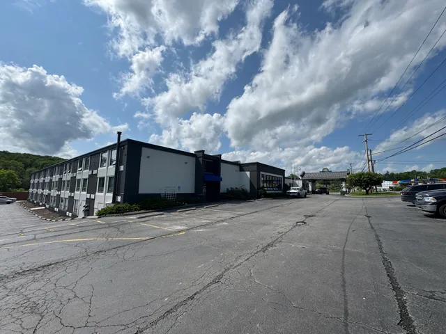 Days Inn by Wyndham Liberty