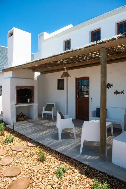 Gonana Studios & Villa