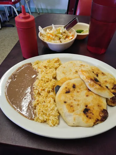 El Salvadoreño Restaurant