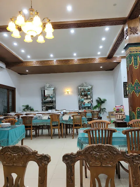 Ayam Goreng Suharti Ragunan