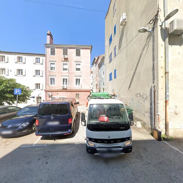 Rooms & Apartments 72