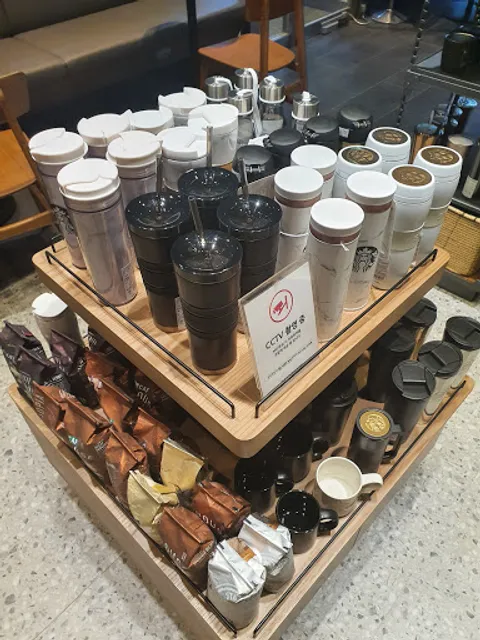 Starbucks (Pangyo HIPEX Branch)