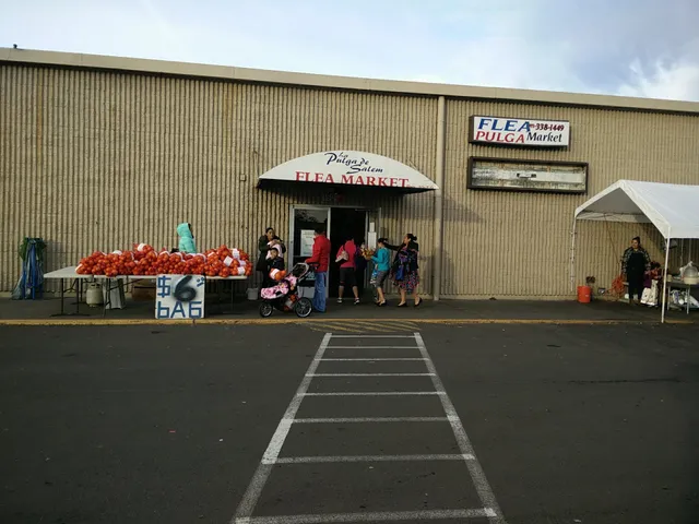 Salem Northgate Plaza / La Pulgita de Salem