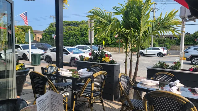 Willy's Azucar Cuban Restaurant & Bar