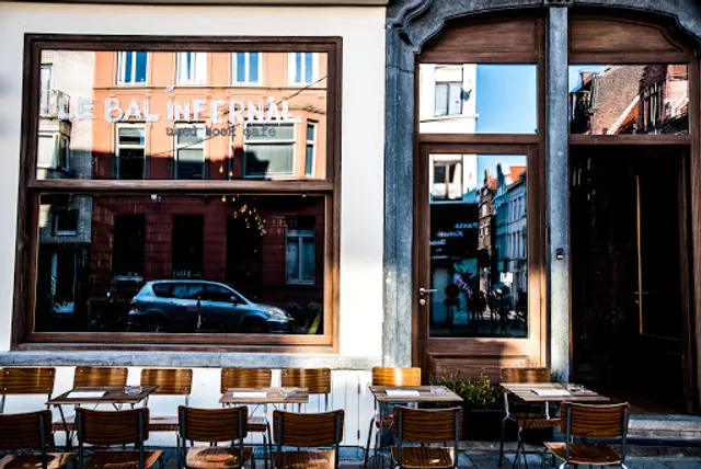 Le Bal Infernal - used book café