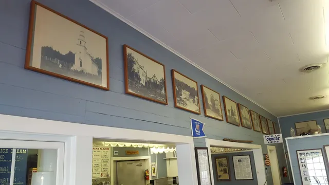 Door County Ice Cream Factory & Sandwich Shoppe