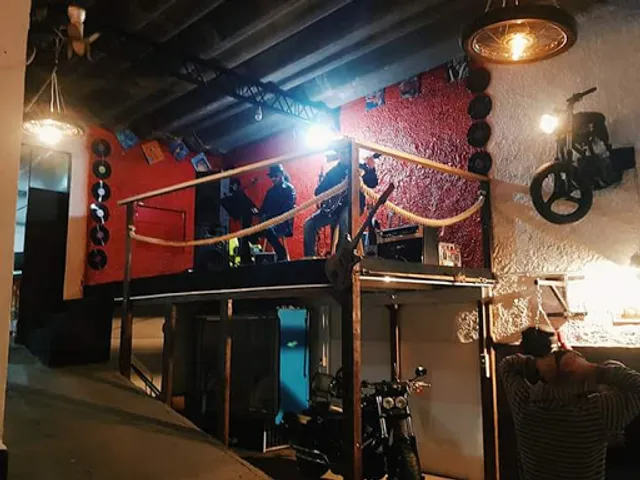 Velhas Caveiras Rock Bar