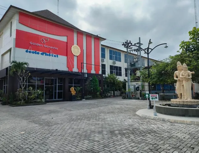 Golden Ganesha Hotel Yogyakarta (by Sekolah Tinggi Pariwisata Ambarrukmo Yogyakarta)
