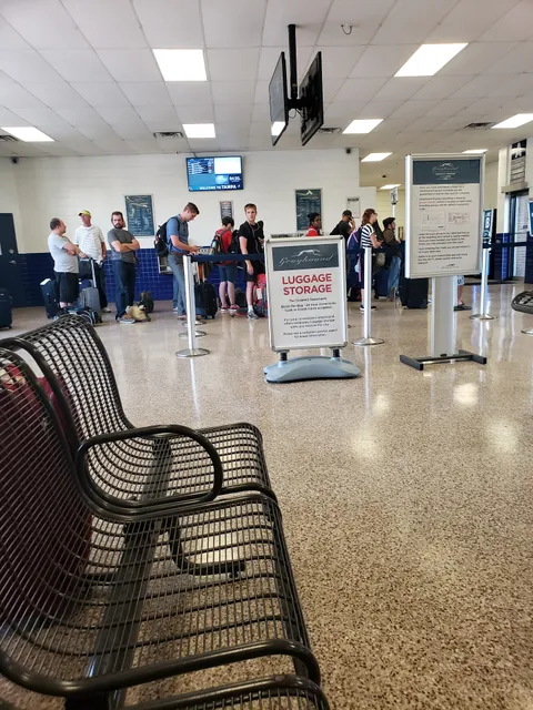 Greyhound: Bus Station
