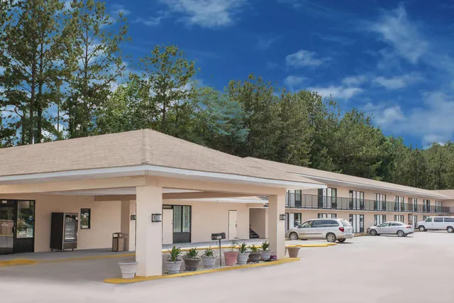 Days Inn by Wyndham Newton MS/I-20