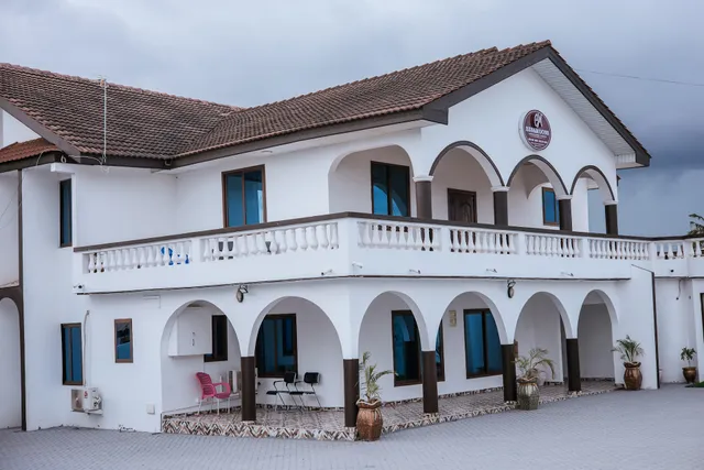 BEN & MOONS LODGE & EVENT CENTER