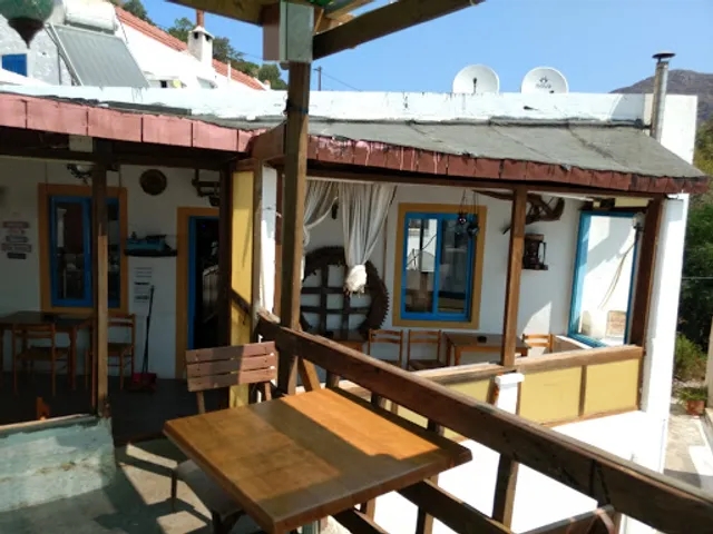 Palio Meraki Café Ouzeri Restaurant Kafenion