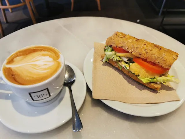 365 forn de pa cafeteria