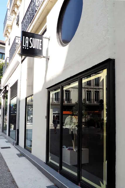 Premiere Avenue Enfant